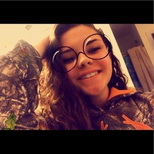 Meet your Posher, Haley